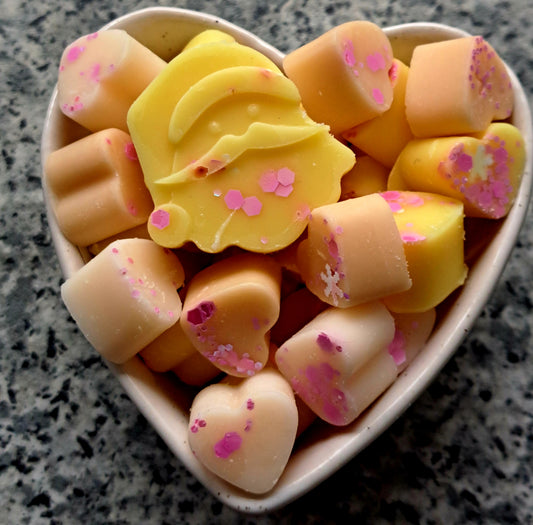 Cosy Cabin X30 small hearts, including X1 christmas bonus shape.