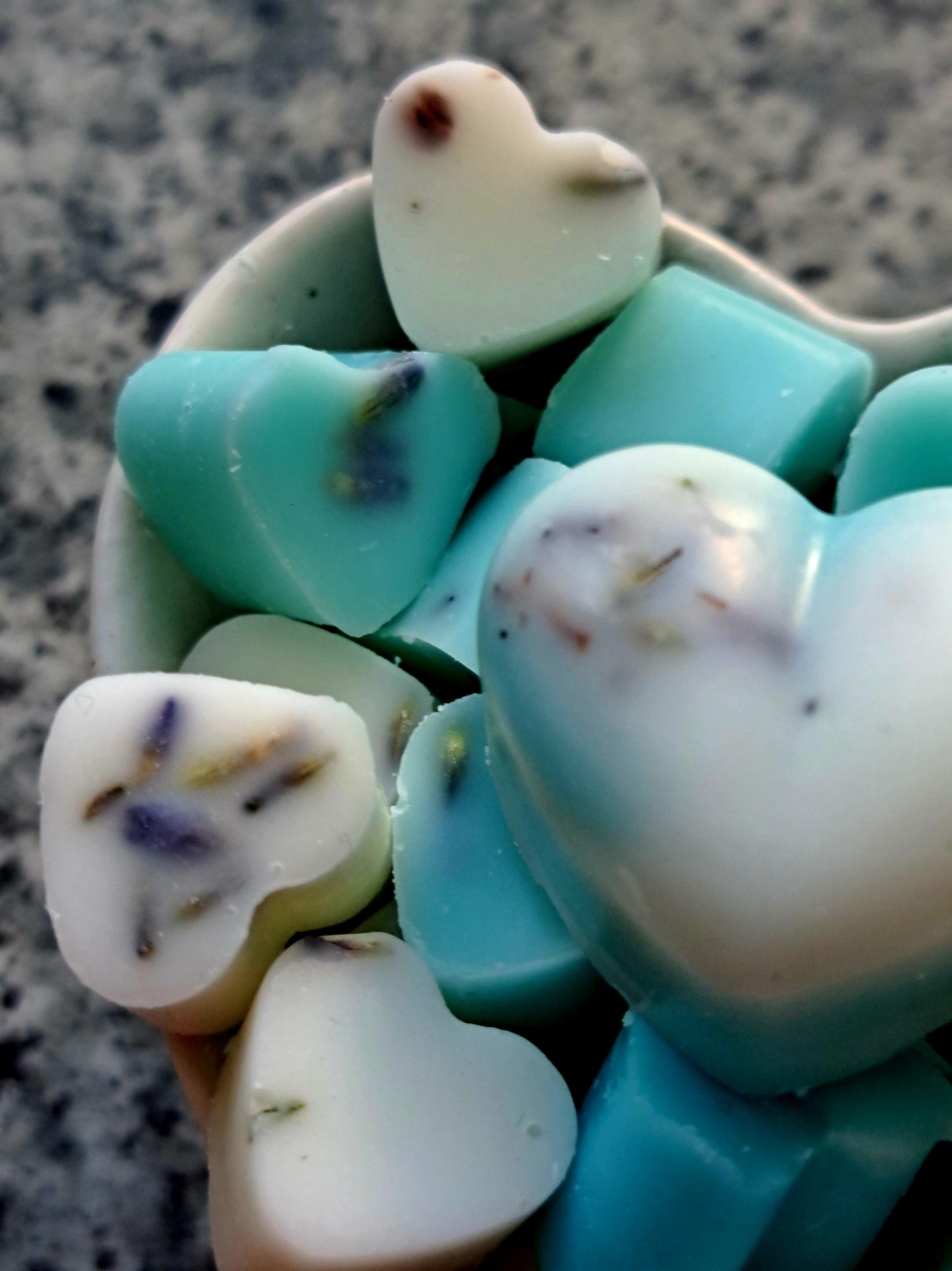 Botanical Tranquil Me Time X30 small hearts, including X1 medium heart