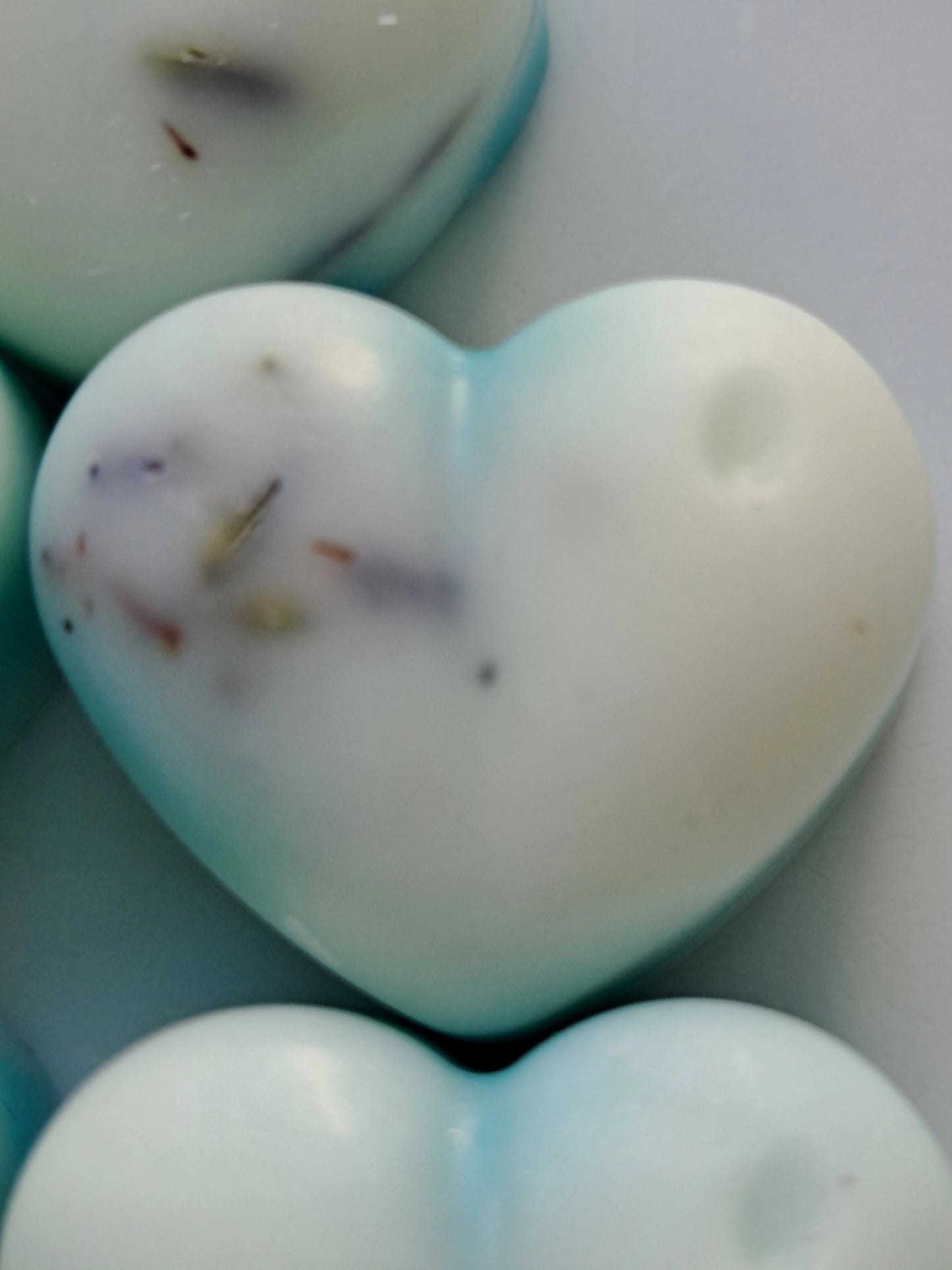 Botanical Tranquil Me Time X30 small hearts, including X1 medium heart