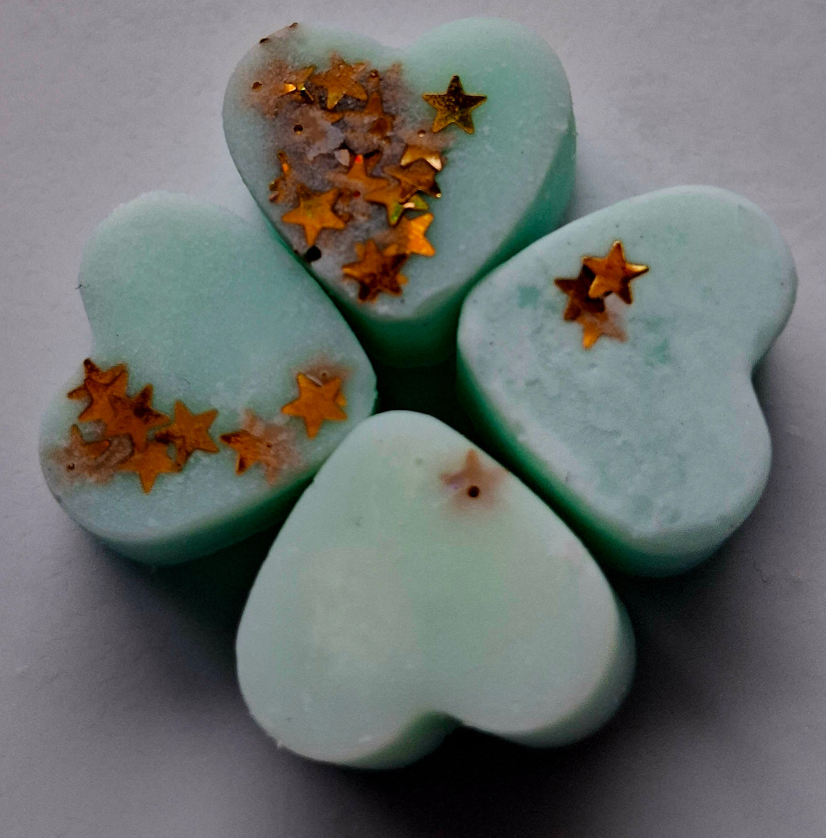 Spiced Pear and Musk X30 small hearts, including X5 delicate autumn leaves and a bonus pumpkin