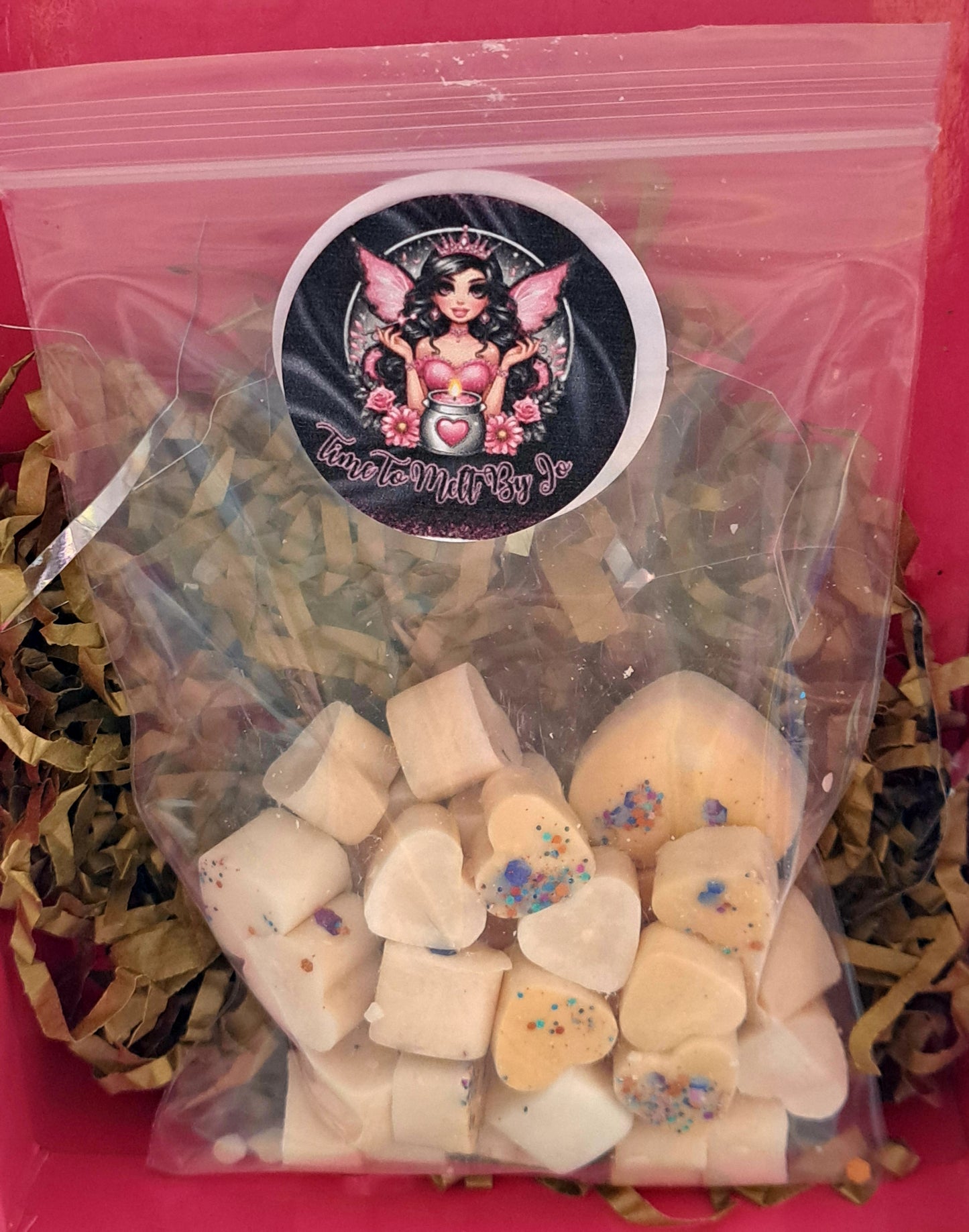 Sun kissed Coconut X30 small hearts, including X1 medium heart.