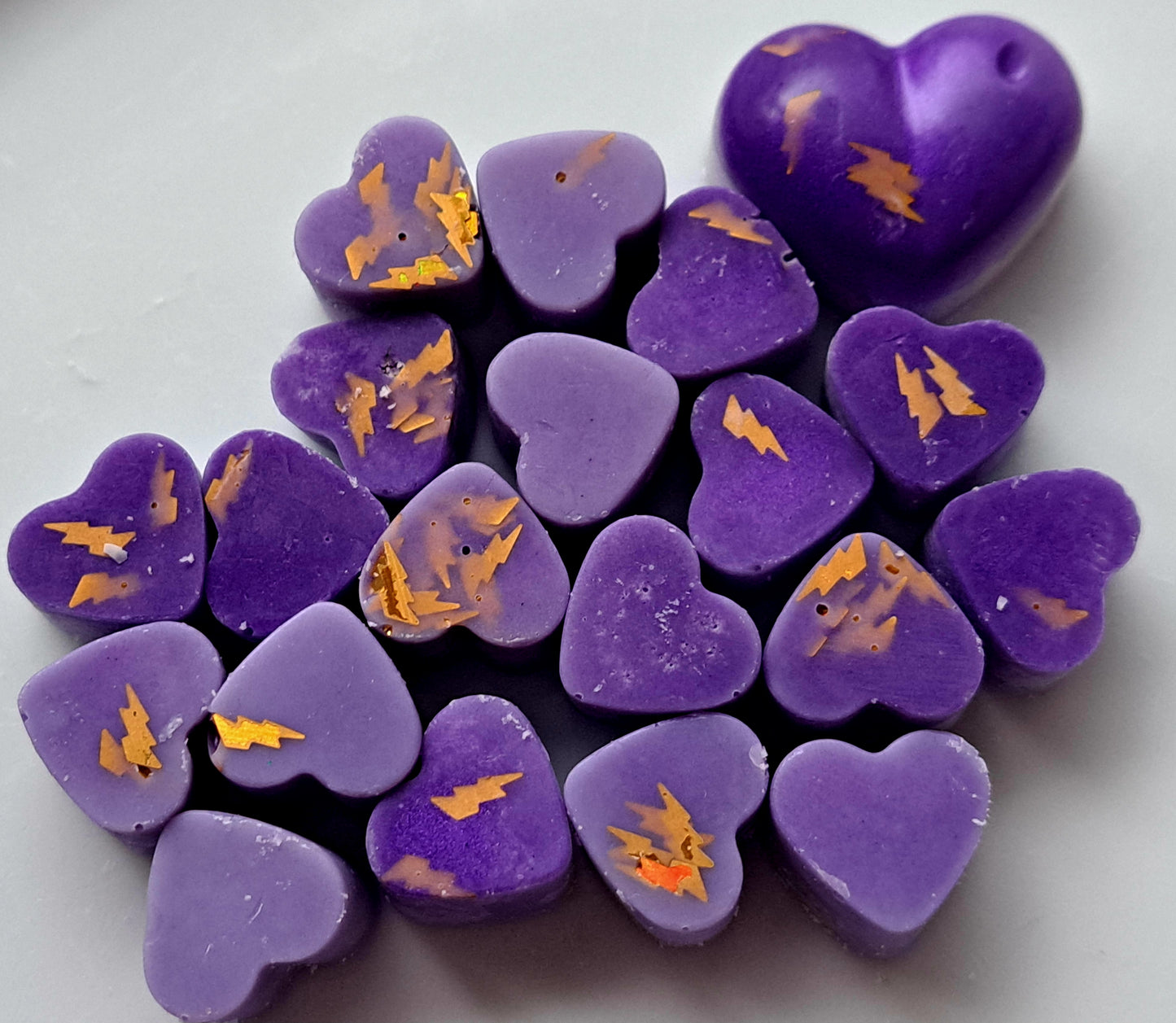 Black Cherry 🍒 X30 small hearts, including X1 medium heart