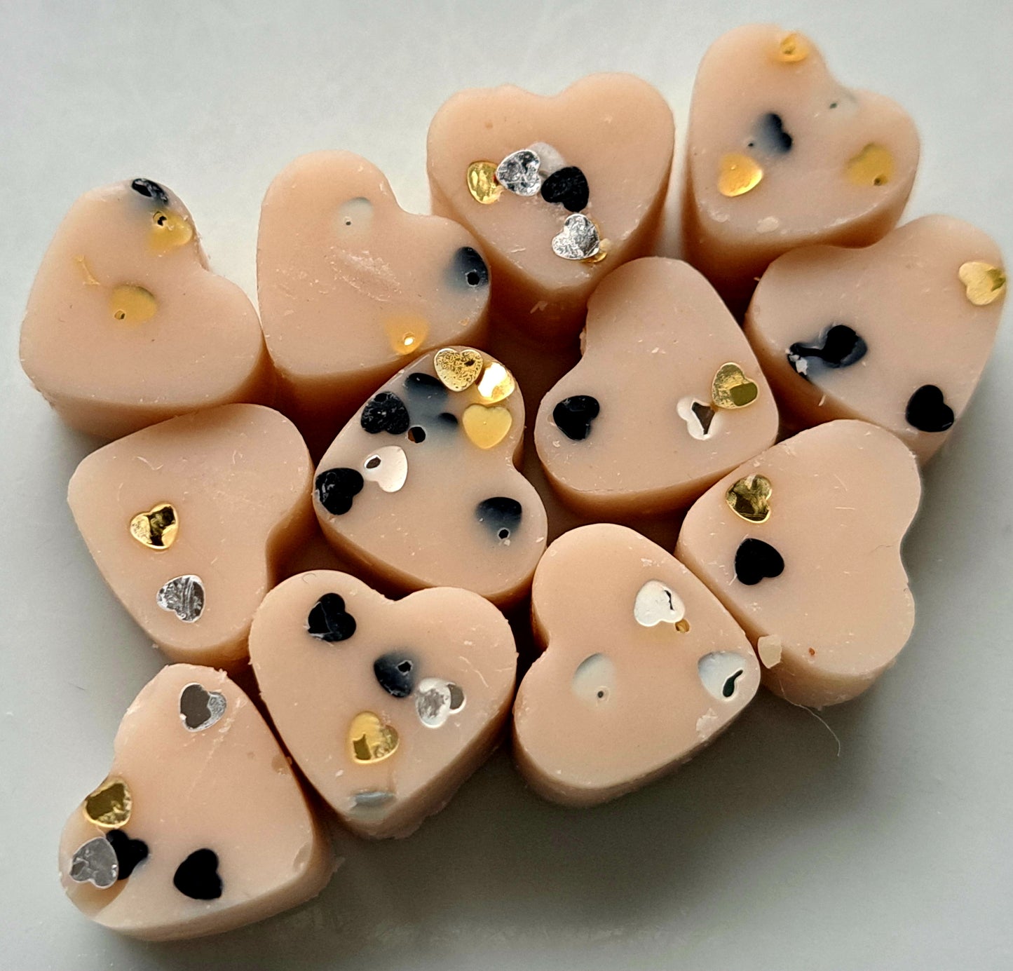 Toasted Marshmallow X30 small hearts, including X1 medium heart.
