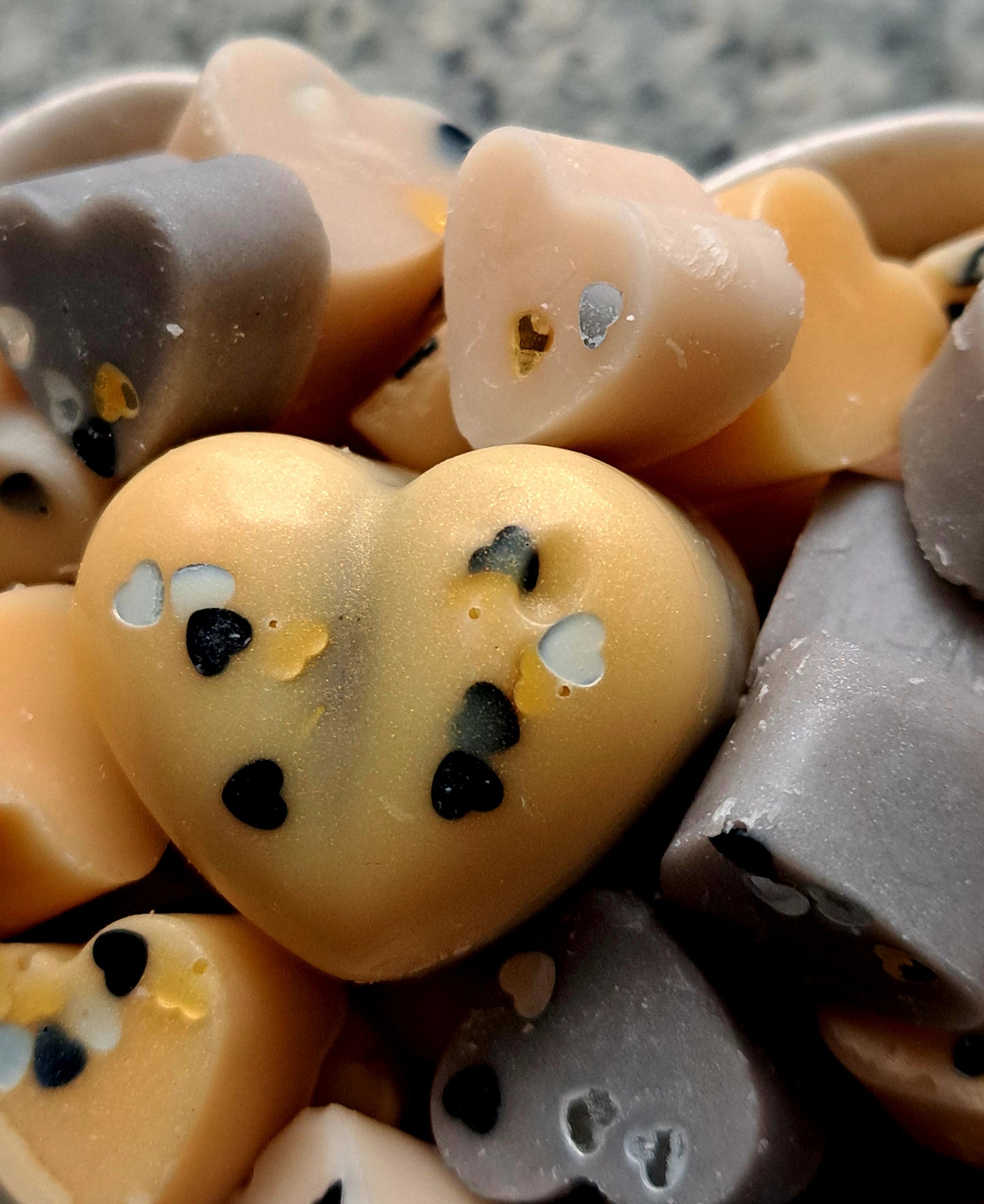 Toasted Marshmallow X30 small hearts, including X1 medium heart.