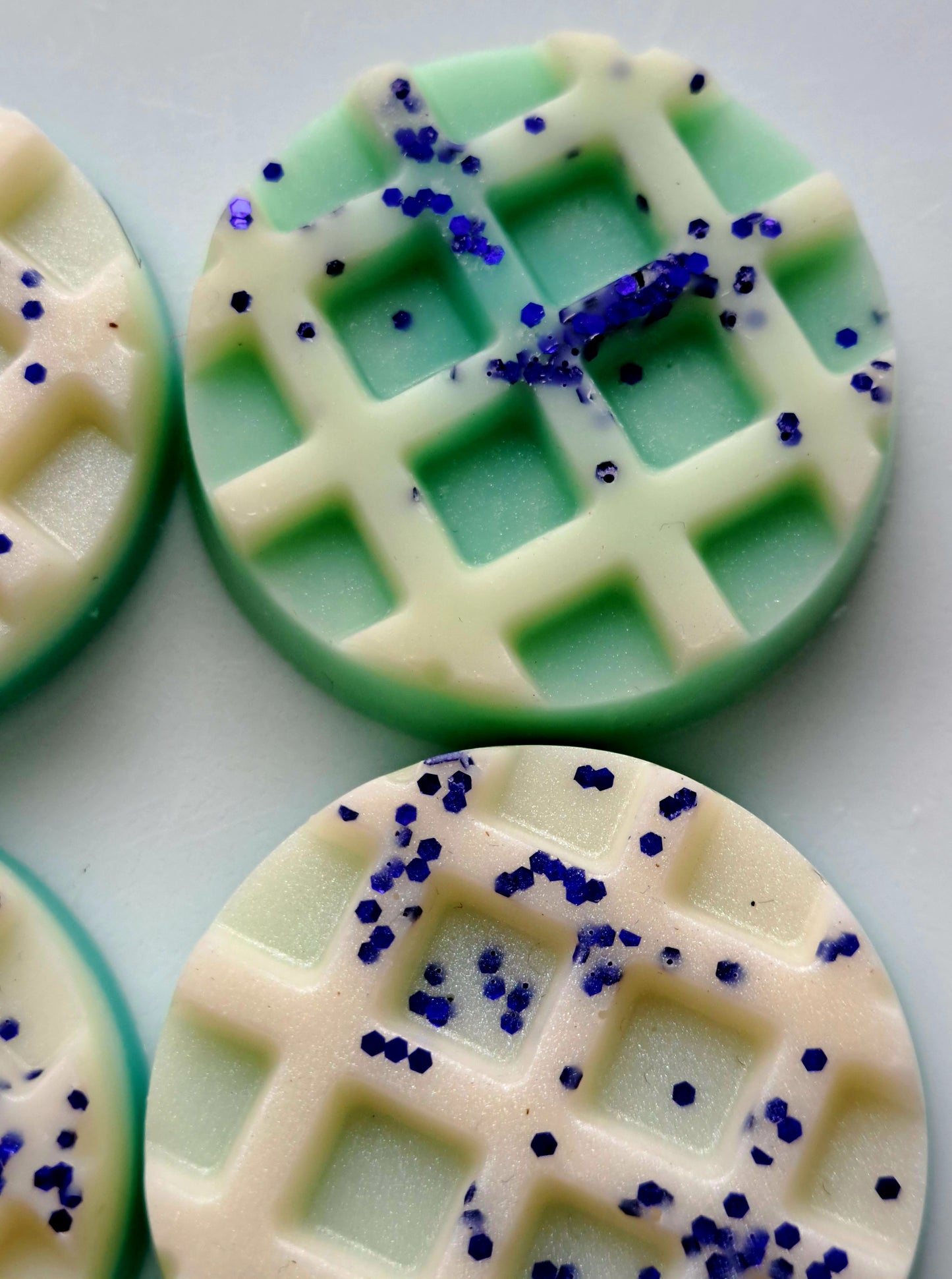 Bluebells and Wild Berries (Mrs Hinch Inspired) X30 small hearts, including X1 medium waffle.