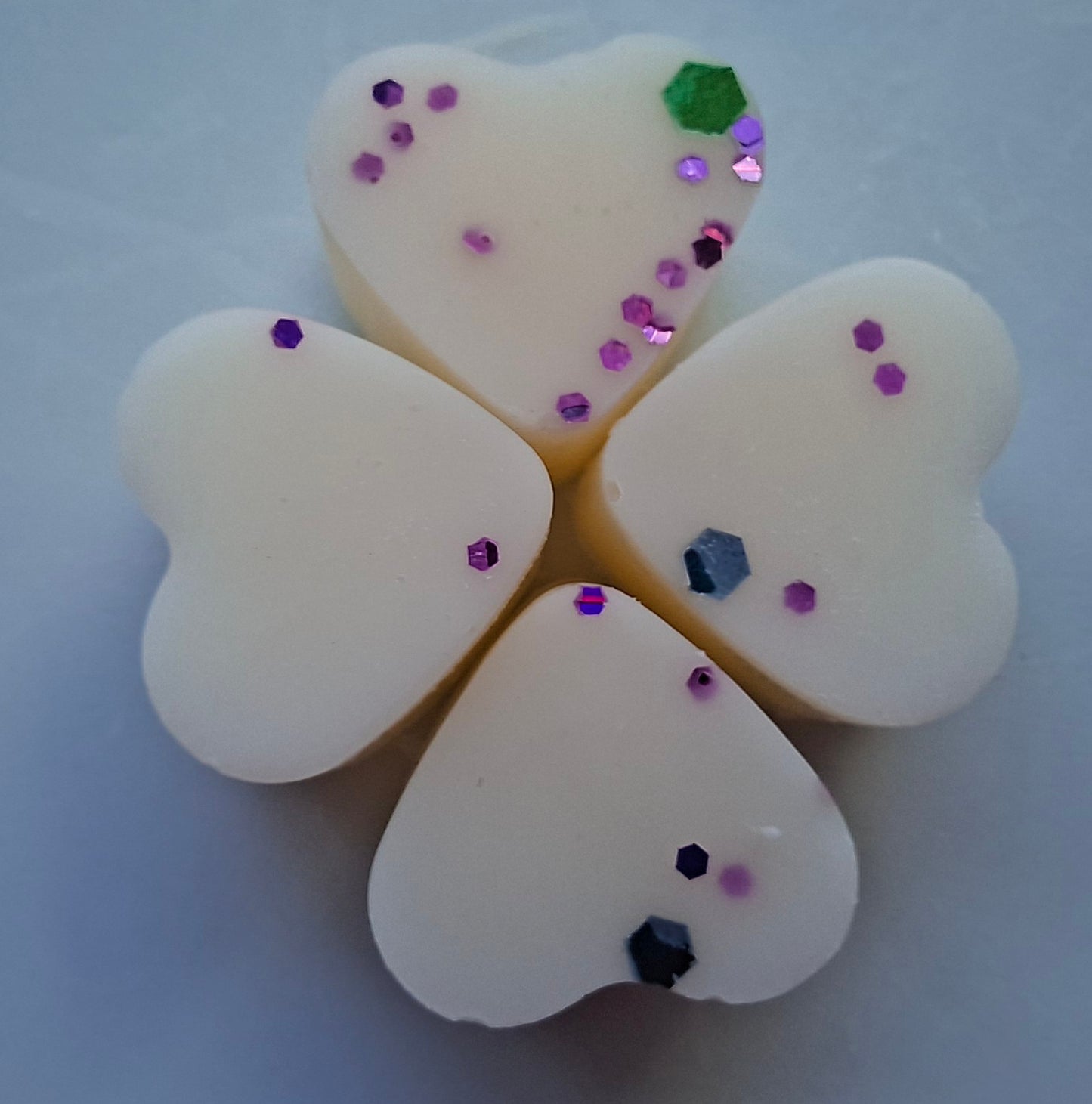 Cocoa Butter X30 small hearts, including X1 medium heart