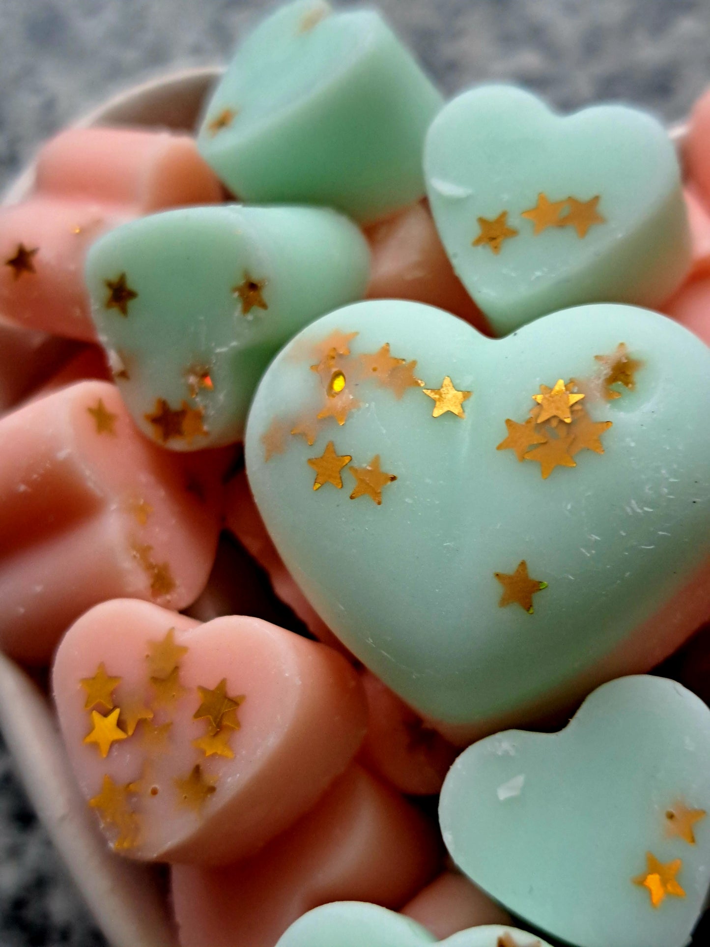 Spiced Pear and Musk X30 small hearts, including X1 medium heart