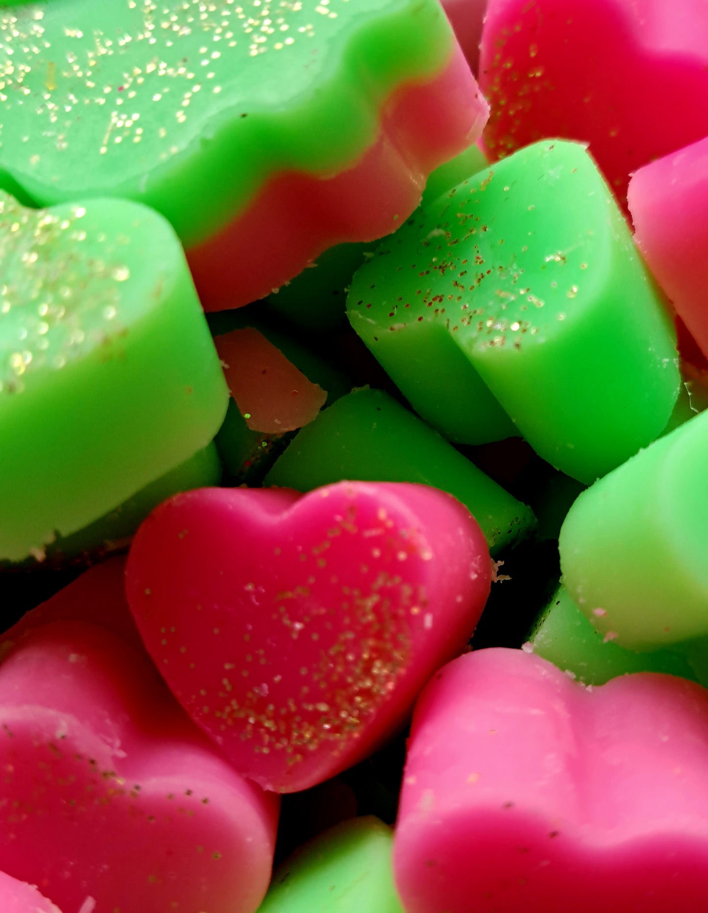 Pine Berries and Mint X30 delightful small hearts, including X1 christmas bonus shape.