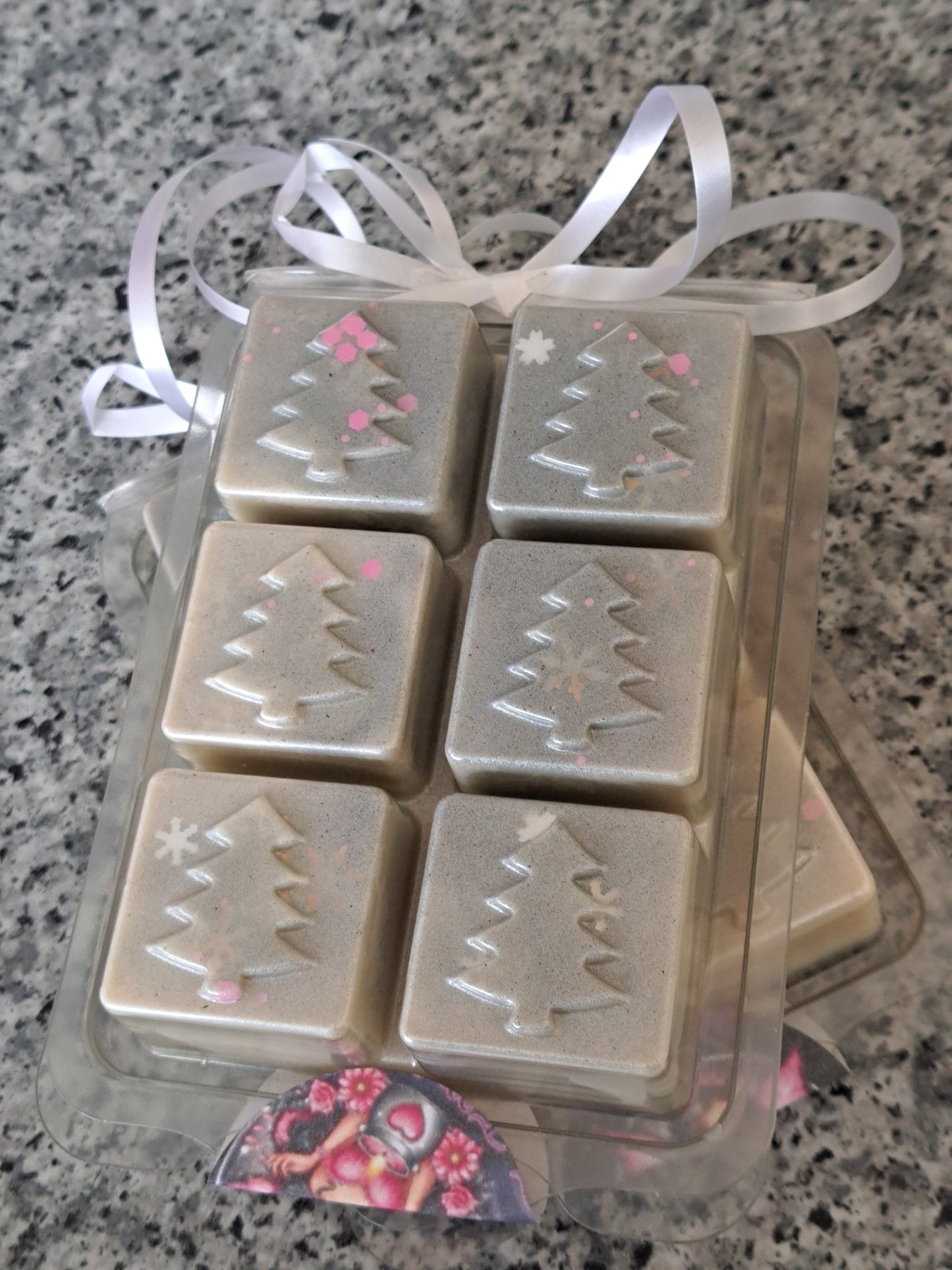 6 Cell Christmas Tree Clamshell Bar  Baby Powder Inspired