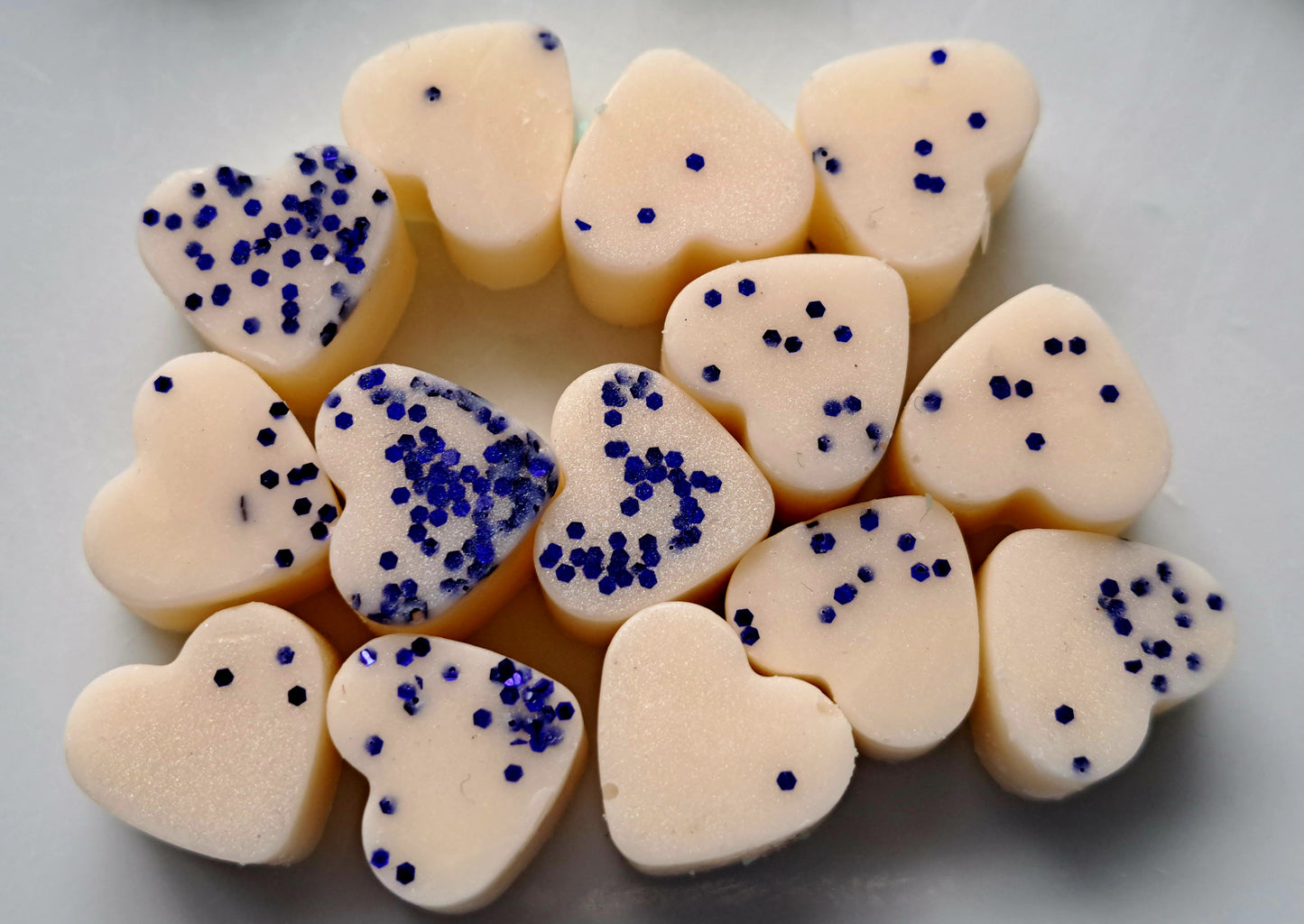 Bluebells and Wild Berries (Mrs Hinch Inspired) X30 small hearts, including X1 medium waffle.