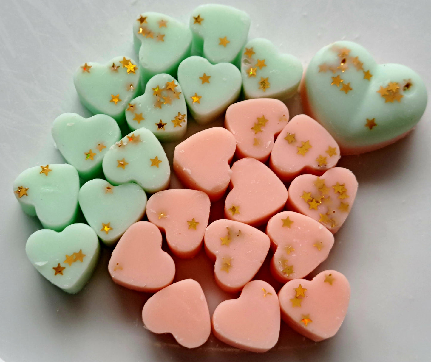 Spiced Pear and Musk X30 small hearts, including X1 medium heart