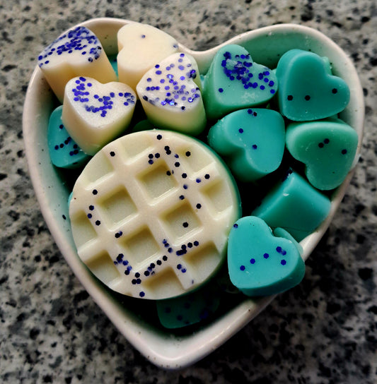 Bluebells and Wild Berries (Mrs Hinch Inspired) X30 small hearts, including X1 medium waffle.