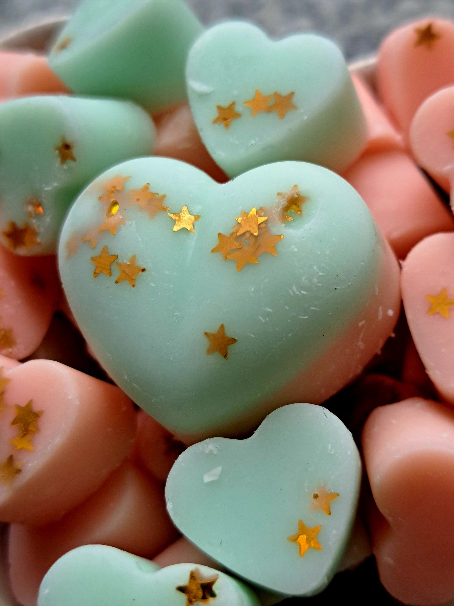 Spiced Pear and Musk X30 small hearts, including X1 medium heart