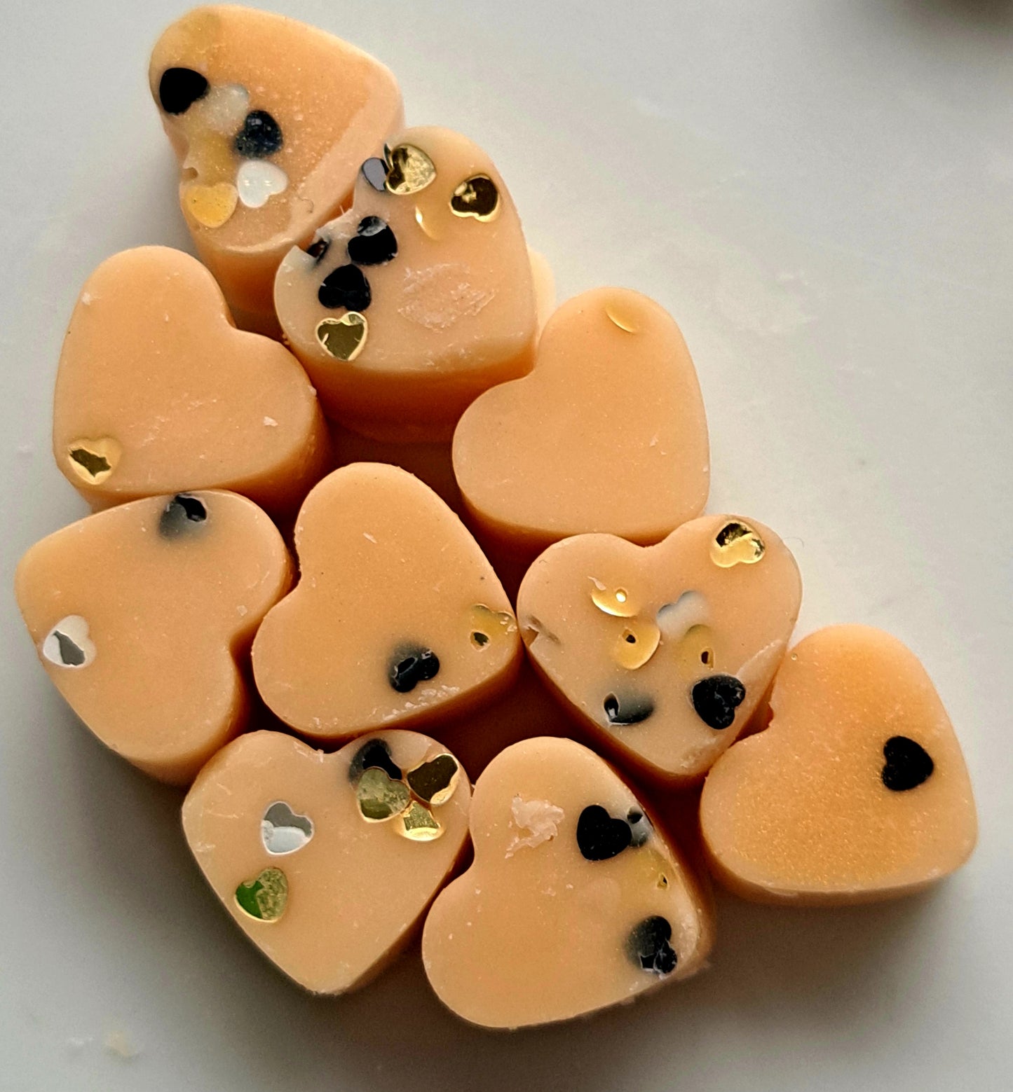 Toasted Marshmallow X30 small hearts, including X1 medium heart.