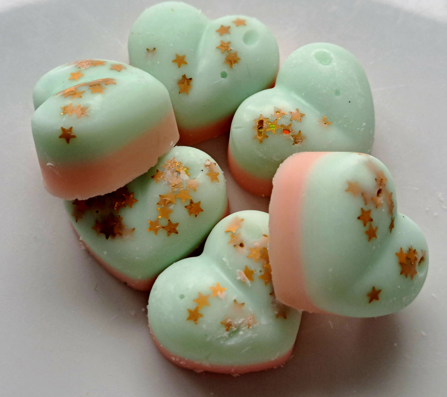 Spiced Pear and Musk X30 small hearts, including X1 medium heart