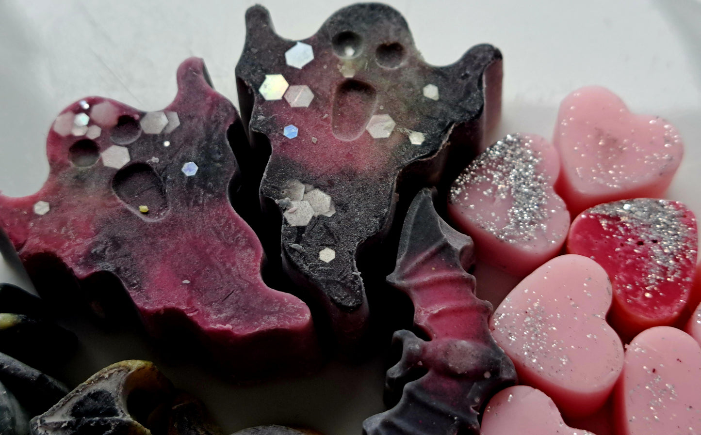 Willow's Brew X30 small hearts, including X1 spooktacular shape.