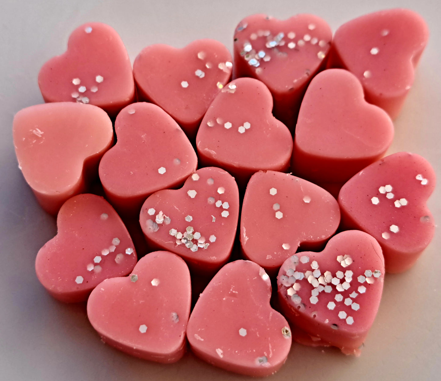 Rosey Wonderland (Mrs Hinch Inspired) X30 small hearts, including X1 medium waffle