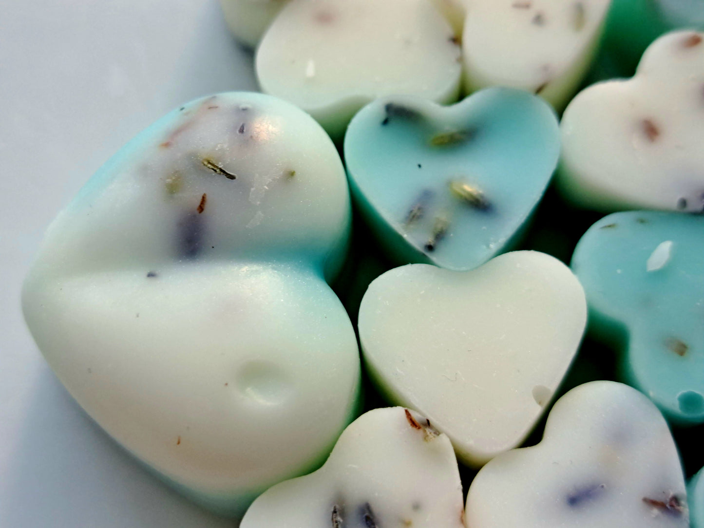 Botanical Tranquil Me Time X30 small hearts, including X1 medium heart