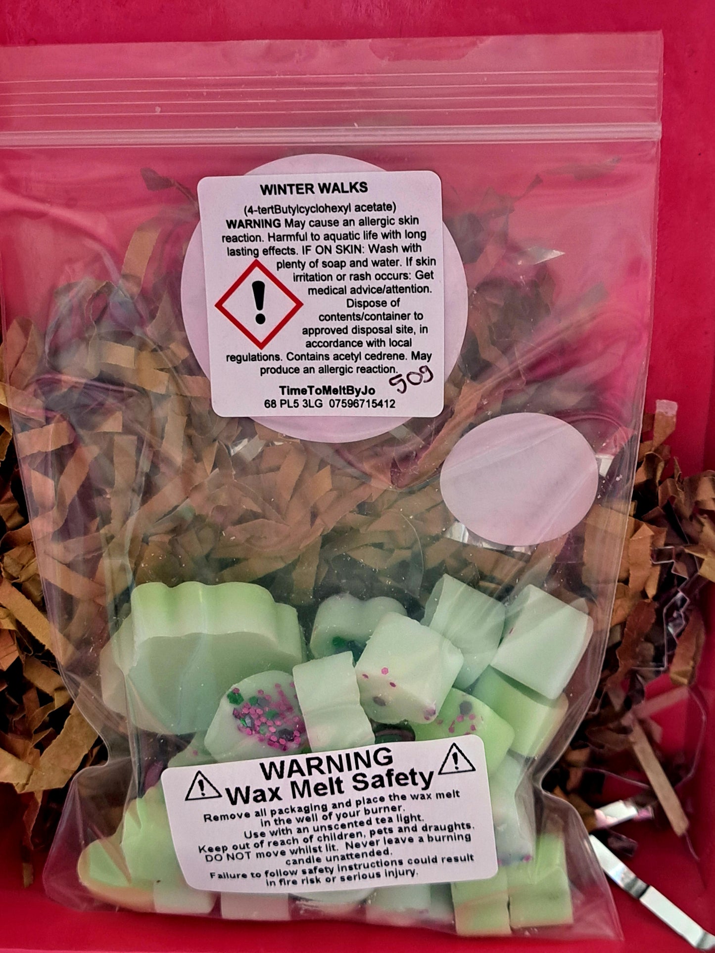 Winter Walks X30 small hearts, including X1 bonus christmas shape.