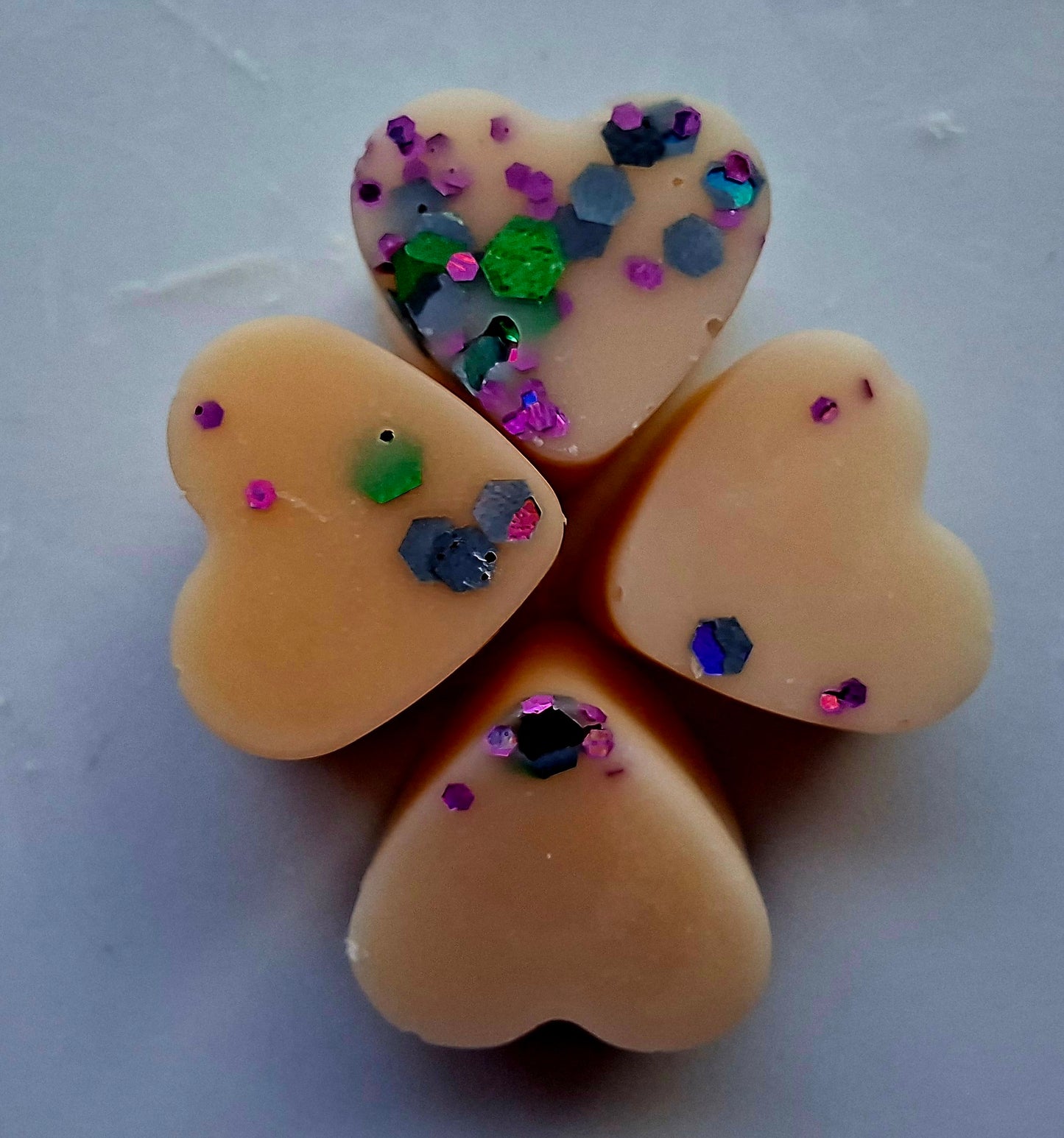 Cocoa Butter X30 small hearts, including X1 medium heart