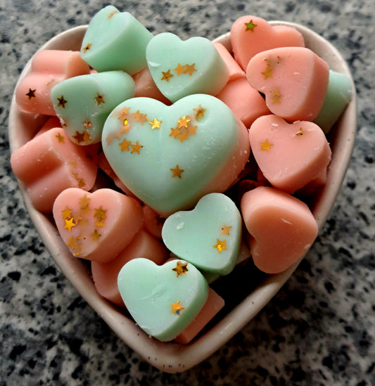 Spiced Pear and Musk X30 small hearts, including X1 medium heart