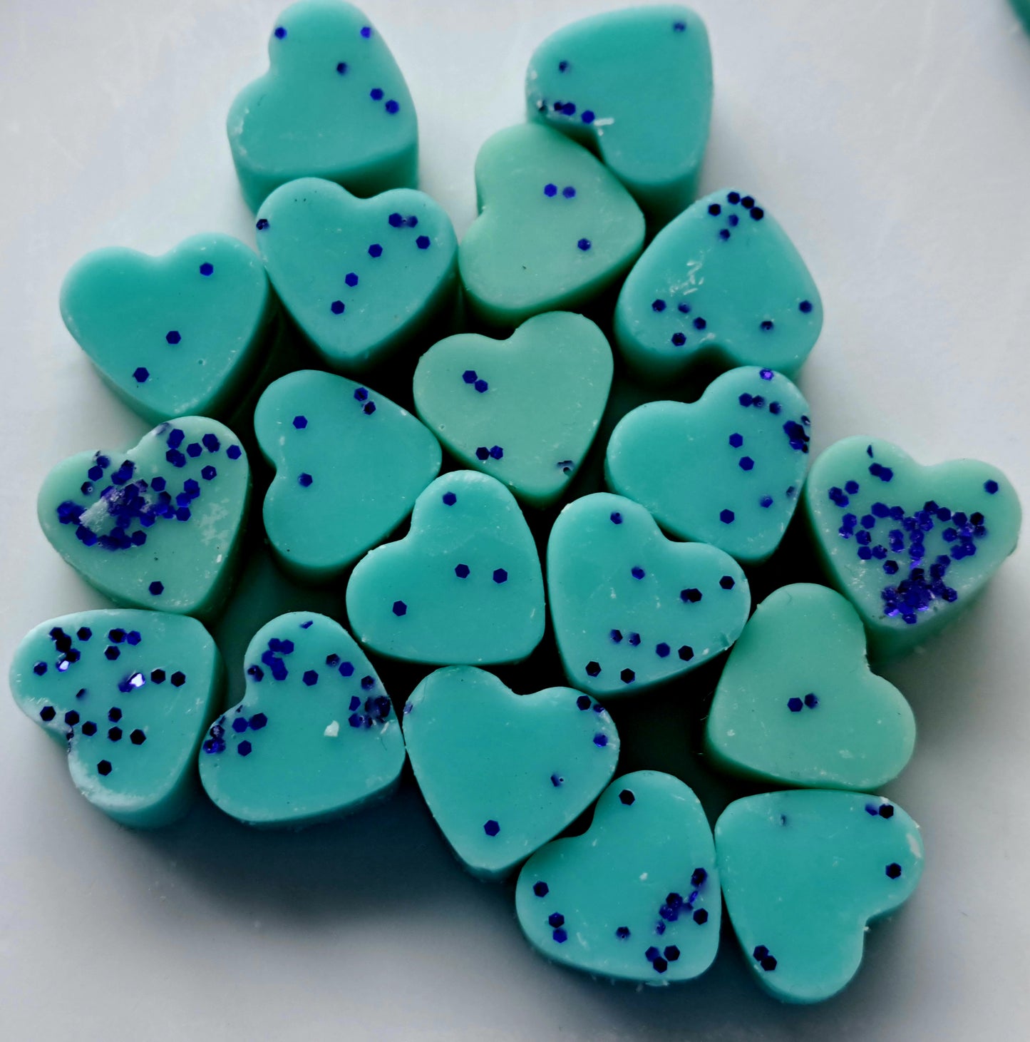 Bluebells and Wild Berries (Mrs Hinch Inspired) X30 small hearts, including X1 medium waffle.