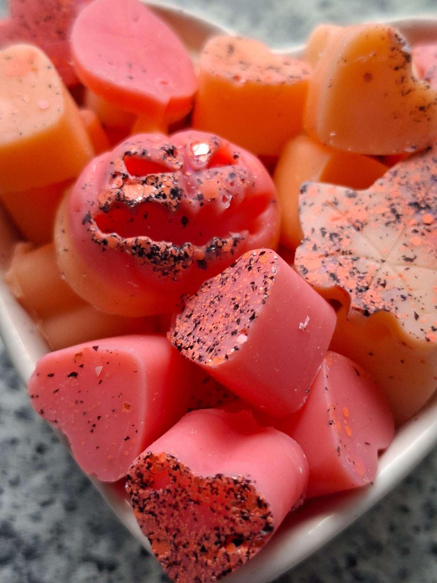 Limited Edition Smoke and Ember X30 small hearts,including X5 delicate autumn leaves 🍂 and a bonus pumpkin 🎃