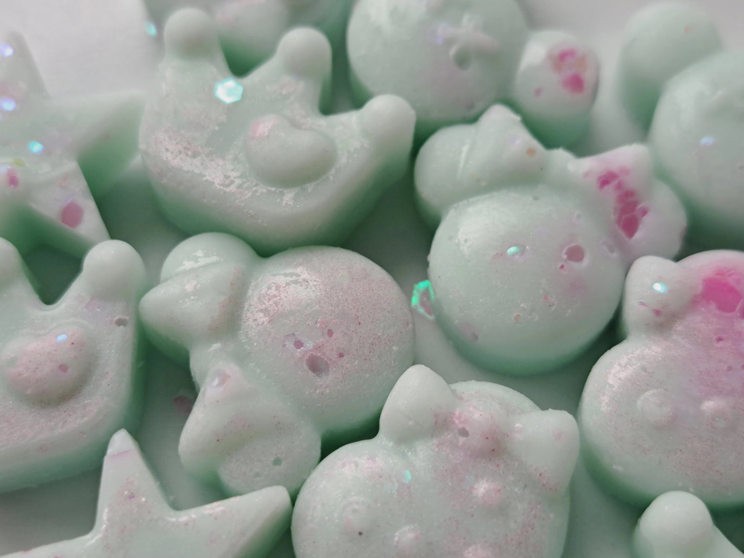 Angelic Touch ( Similar to a popular women's perfume) X50 grams of small hearts and Disney-inspired shapes.