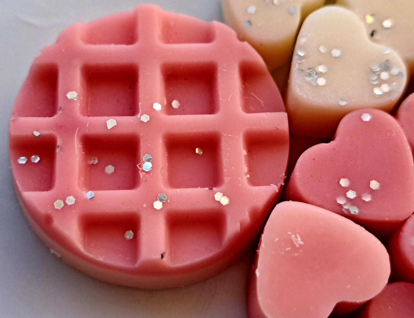 Rosey Wonderland (Mrs Hinch Inspired) X30 small hearts, including X1 medium waffle