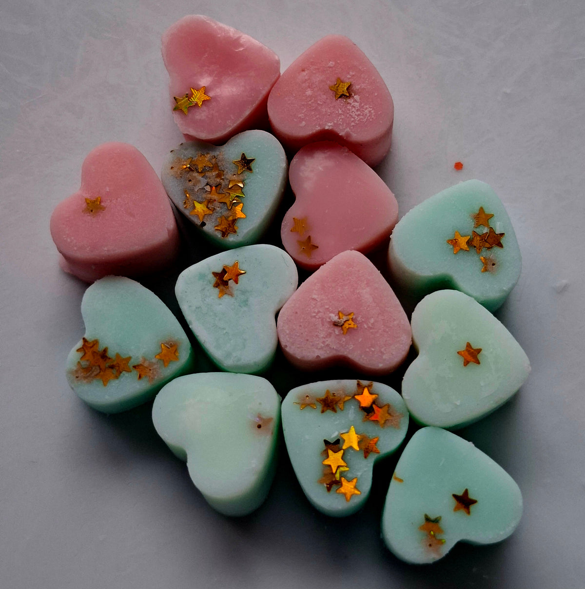 Spiced Pear and Musk X30 small hearts, including X5 delicate autumn leaves and a bonus pumpkin