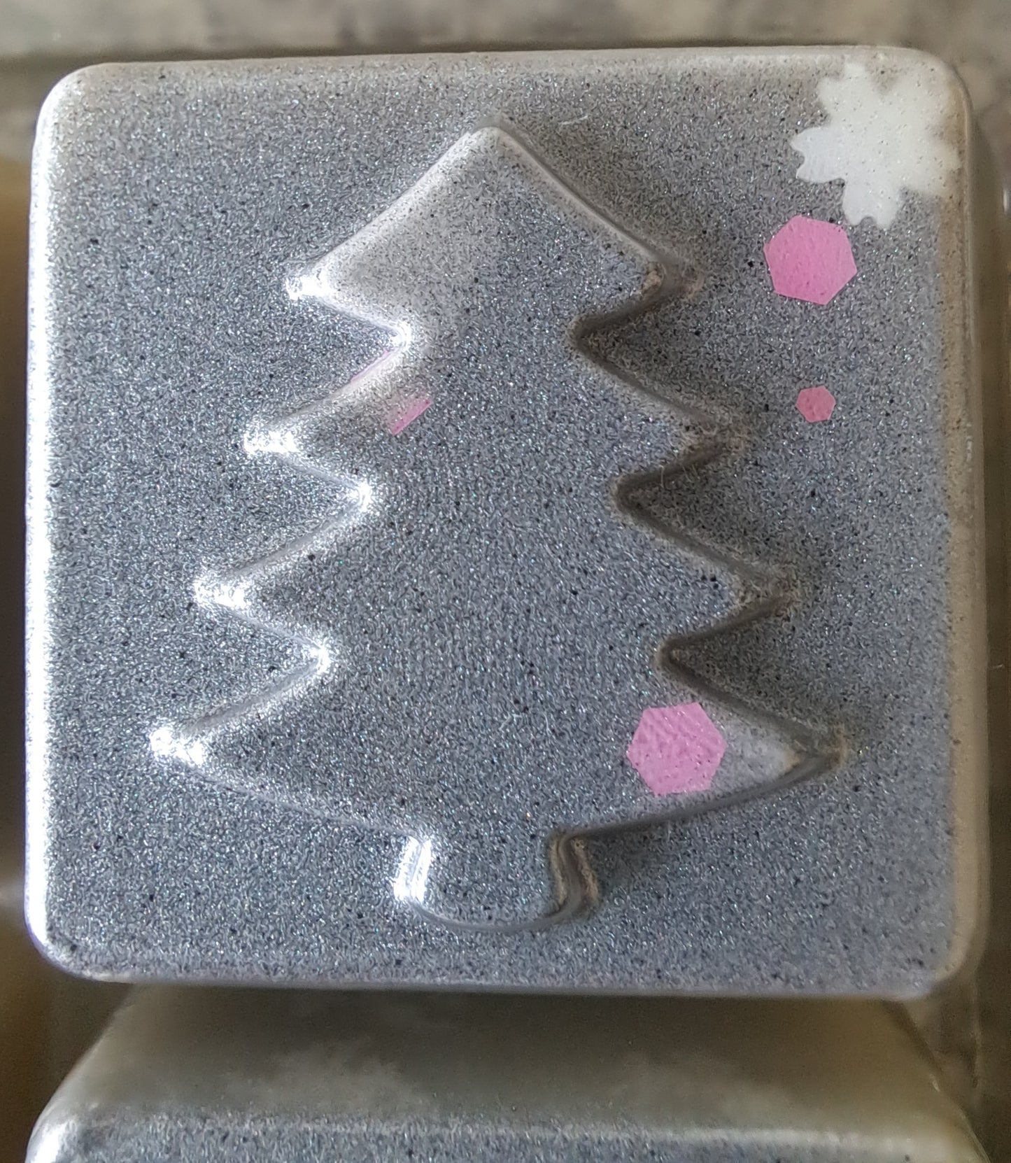 6 Cell Christmas Tree Clamshell Bar  Baby Powder Inspired