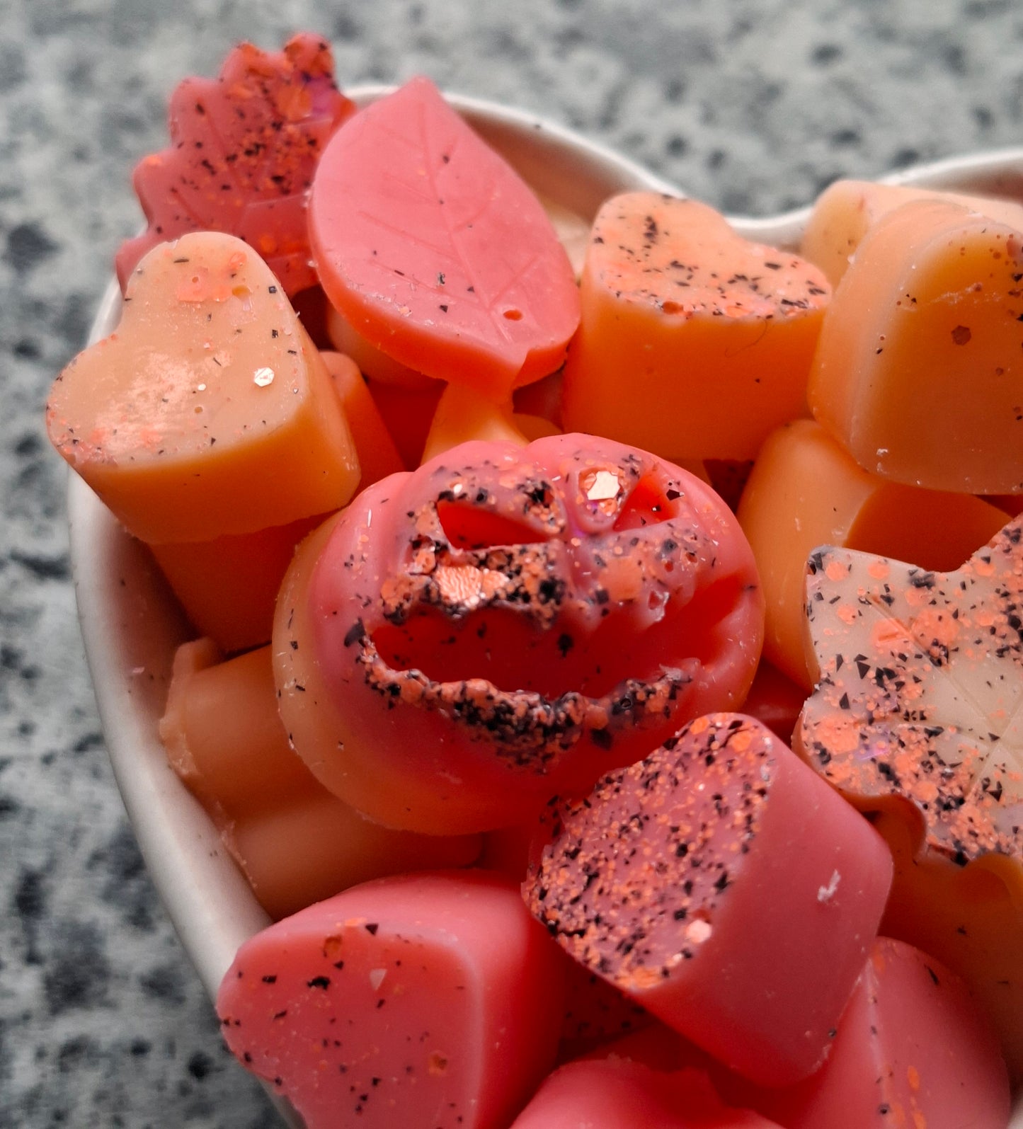Limited Edition Smoke and Ember X30 small hearts,including X5 delicate autumn leaves 🍂 and a bonus pumpkin 🎃