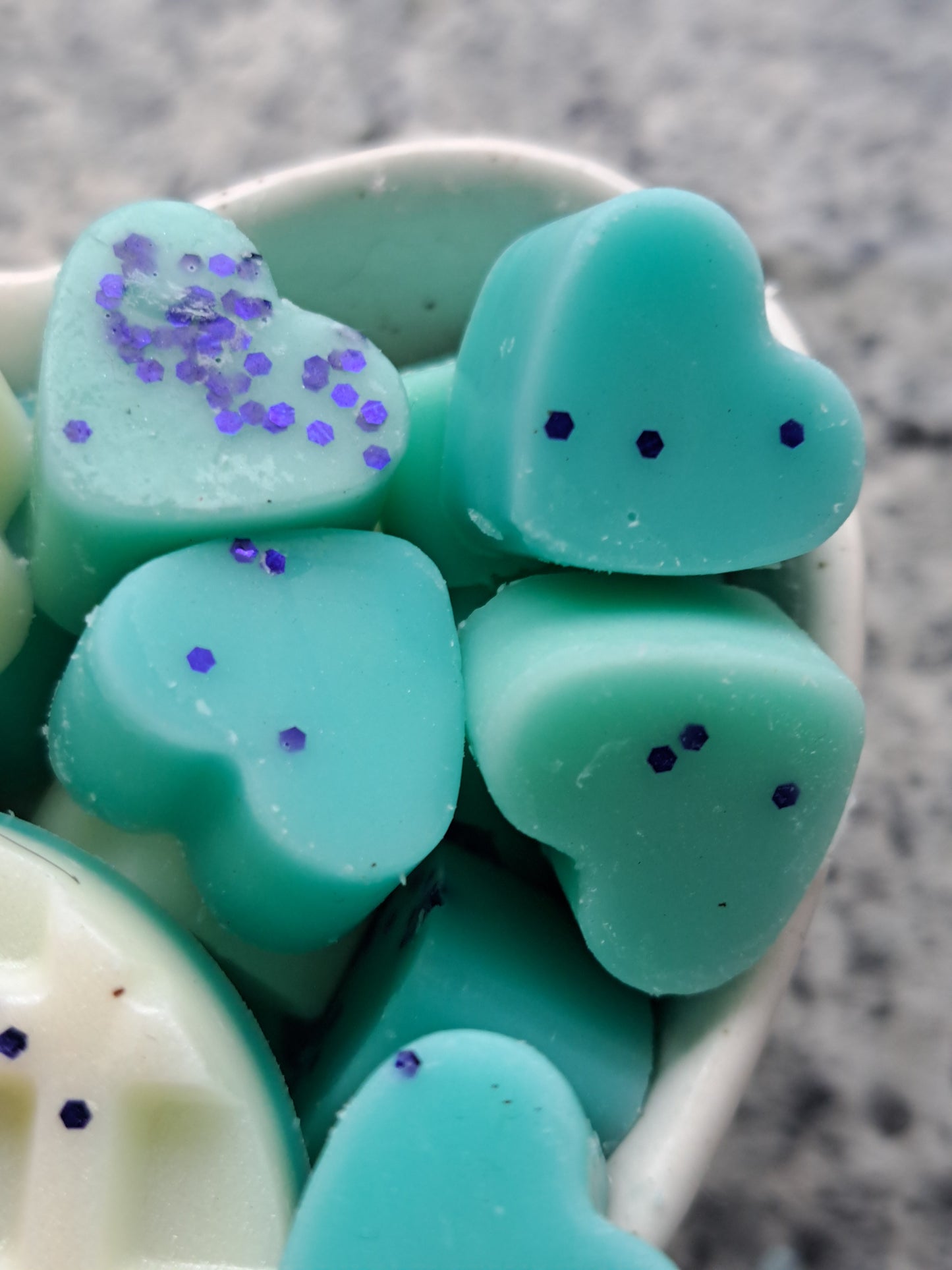 Bluebells and Wild Berries (Mrs Hinch Inspired) X30 small hearts, including X1 medium waffle.