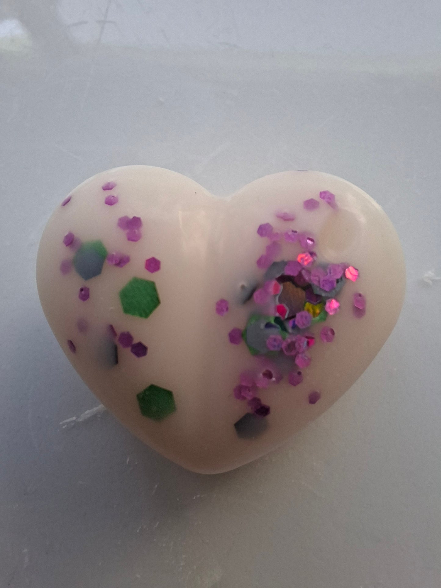 Cocoa Butter X30 small hearts, including X1 medium heart
