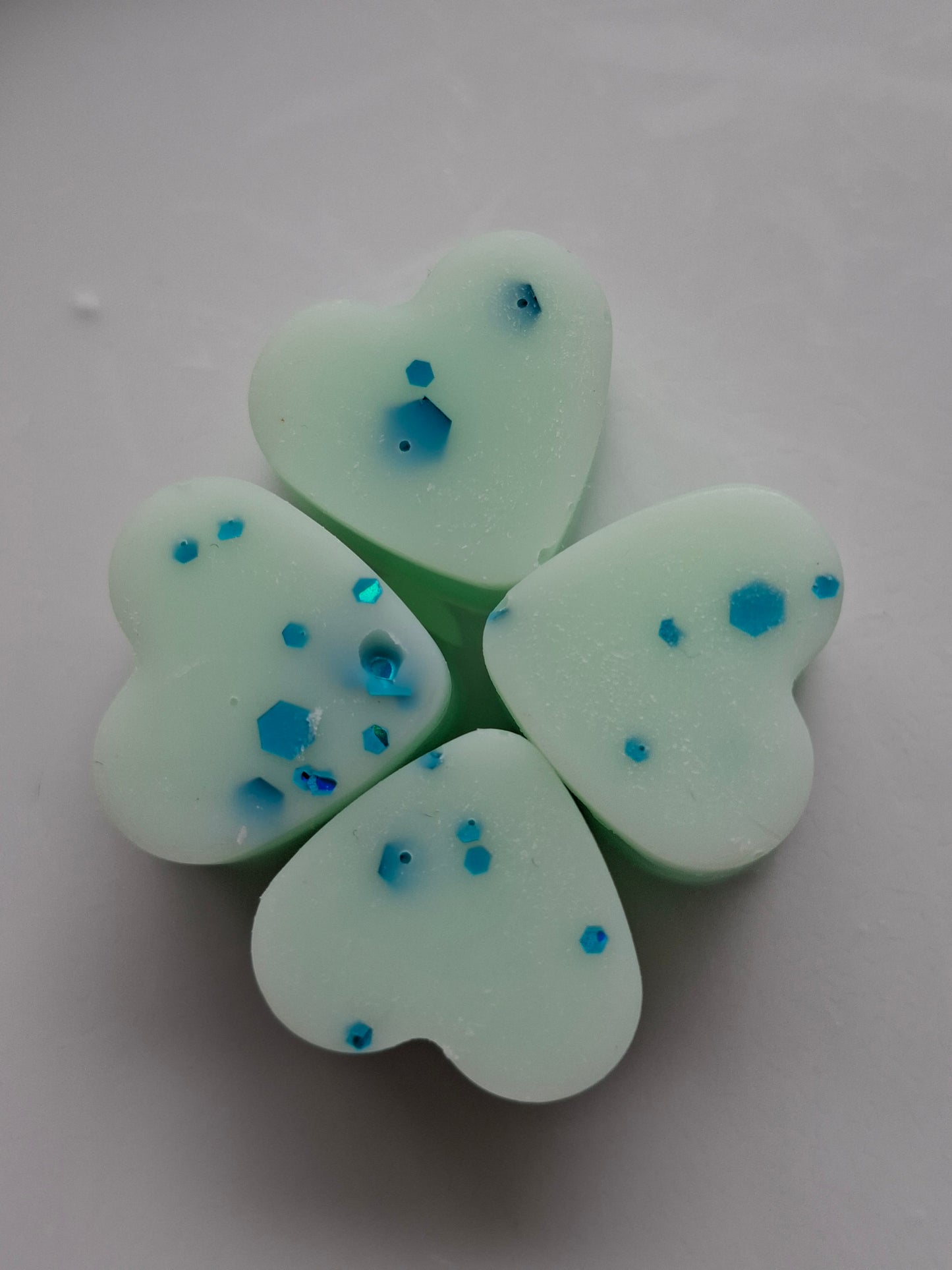 Jamaican and Hawalian Flowers X30 small hearts and X1 medium heart.