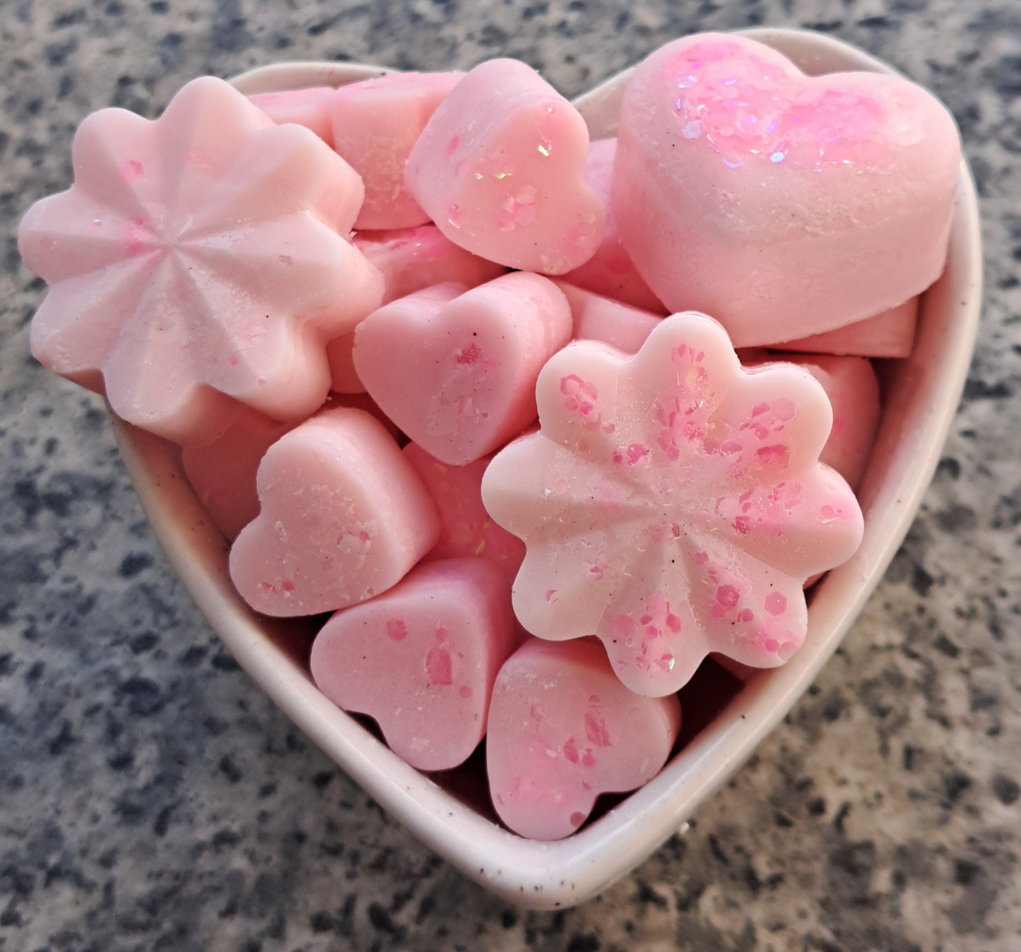 Bridgerton Inspired Lizzy Rose 🌹 X50gs of various size hearts and flowers 💐