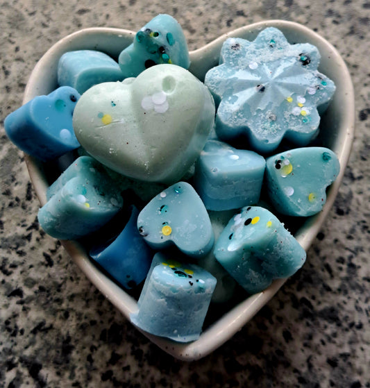 Bridgerton Inspired Budding Bluebells ✨️ 50gs of various size hearts and flowers 💐