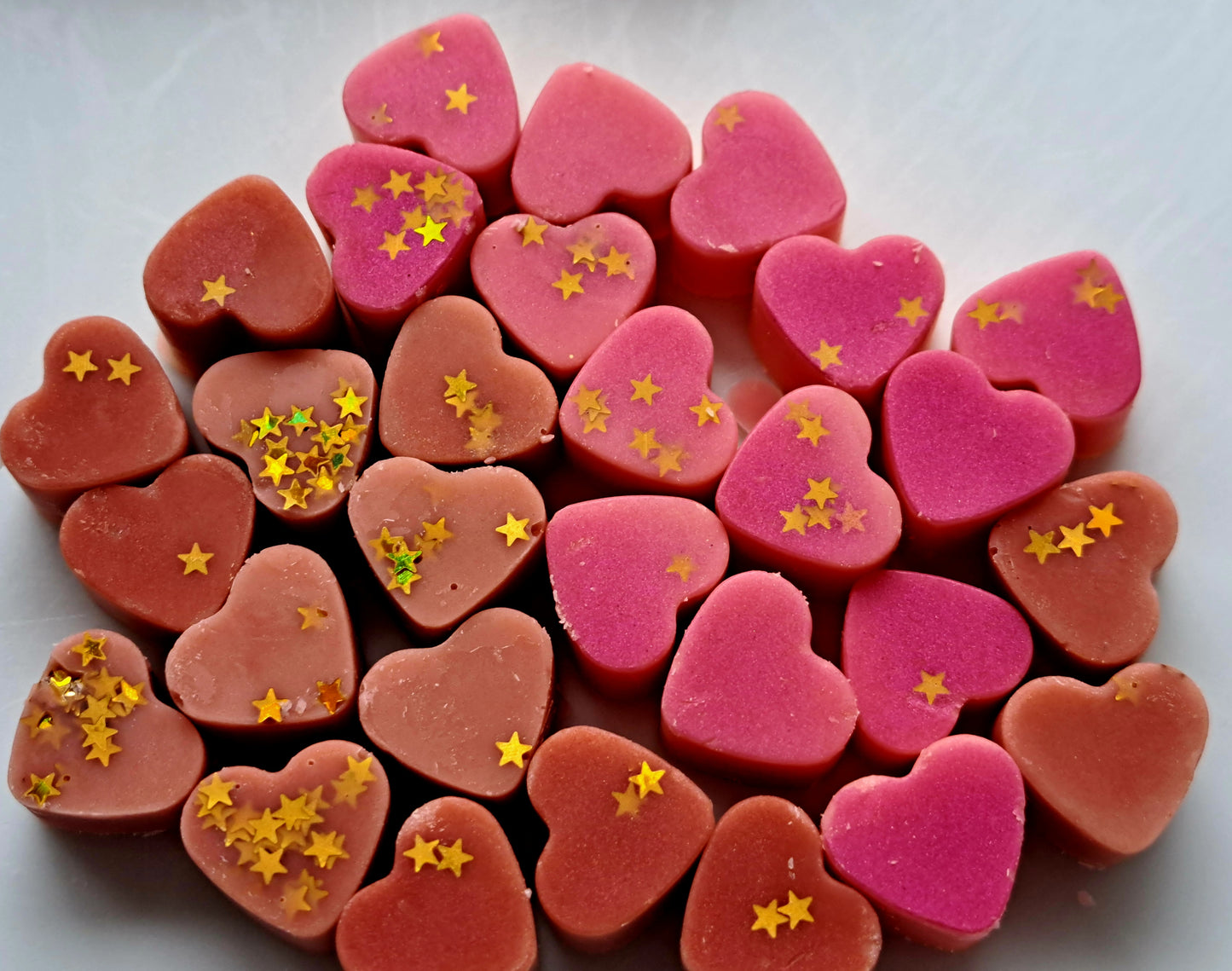 White Ginger and Cinnamon Bark X30 small hearts, including X1 Christmas bonus star 🌟