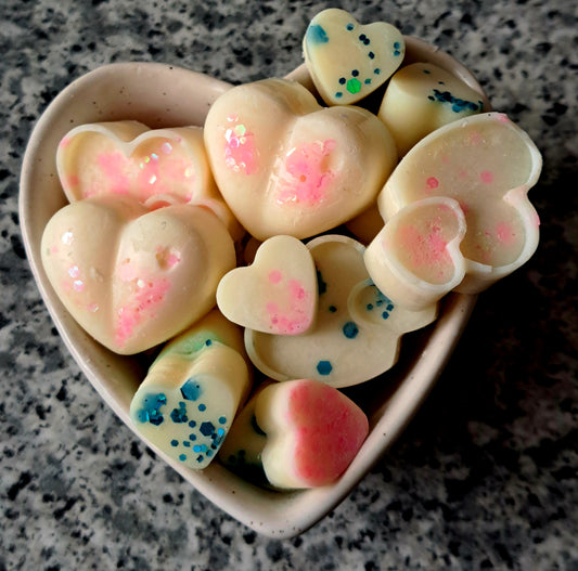 Lady Millionairess Inspired X50gs of various size hearts 💕