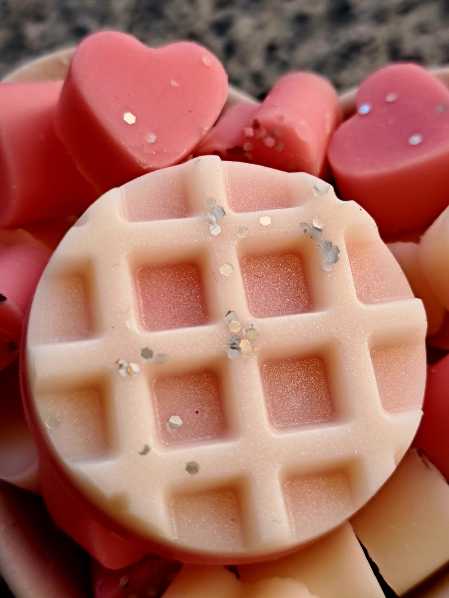 Rosey Wonderland (Mrs Hinch Inspired) X30 small hearts, including X1 medium waffle