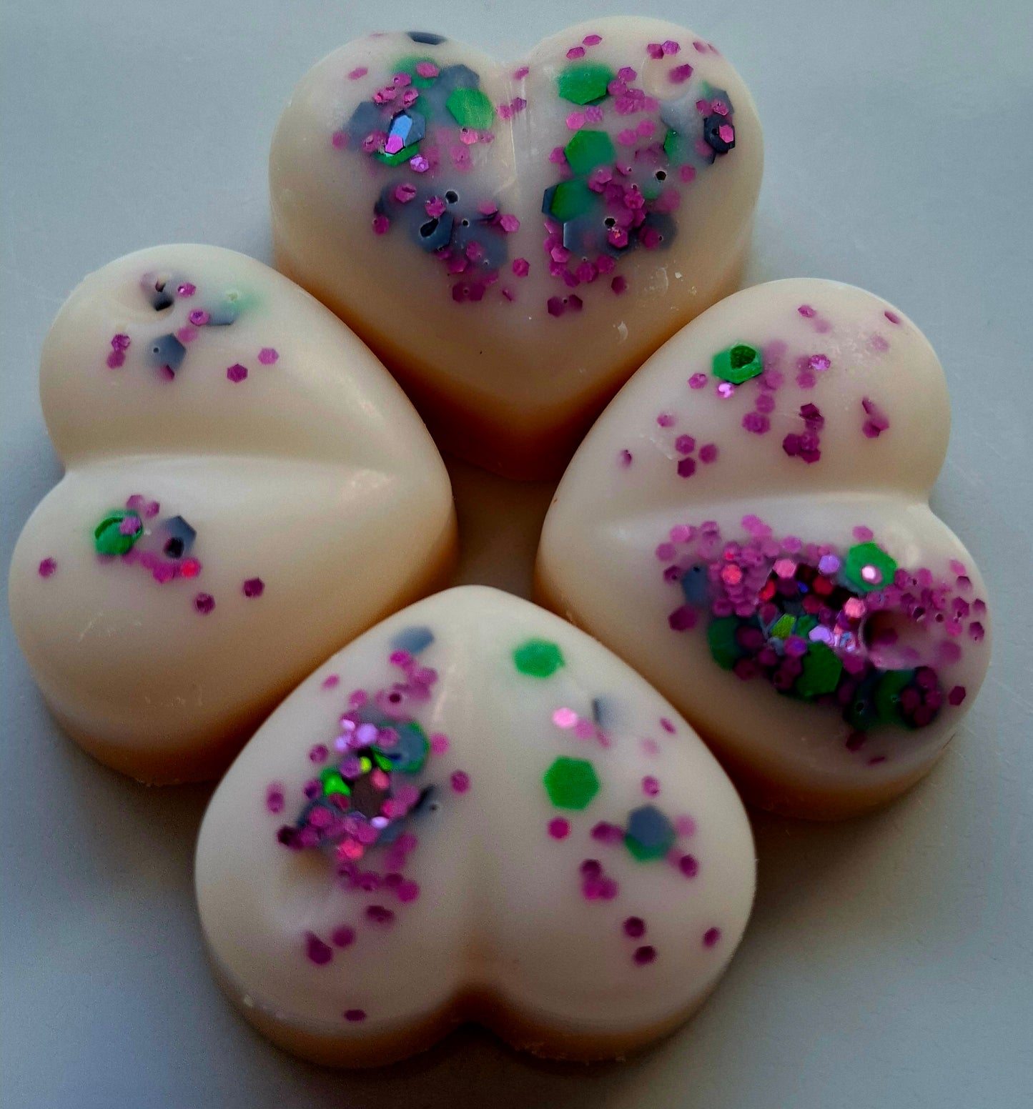 Cocoa Butter X30 small hearts, including X1 medium heart